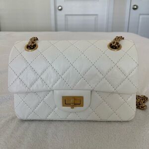 Chanel 2.55 mini white 22P